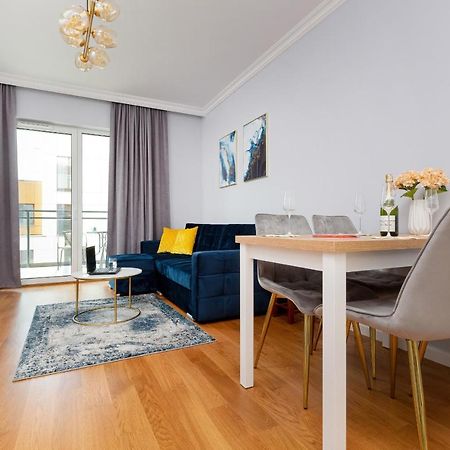 Apartament Dom Przy Okrzei By Renters Prestige Warszawa Exteriör bild