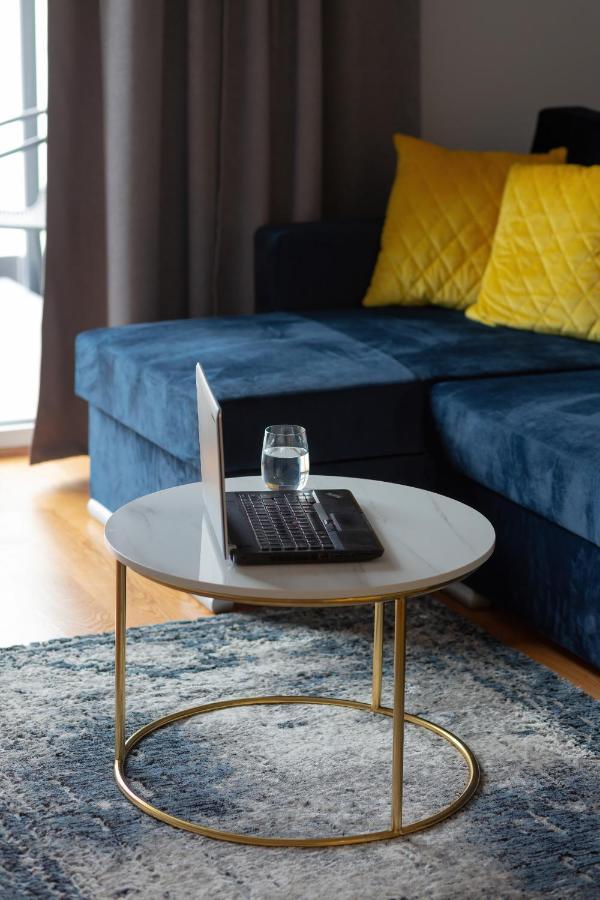 Apartament Dom Przy Okrzei By Renters Prestige Warszawa Exteriör bild